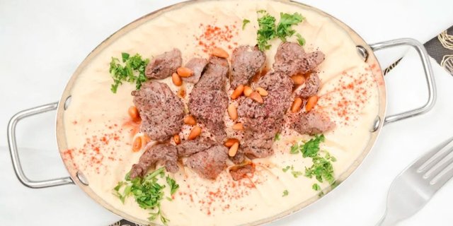 Hummus w/ Beef Shawarma