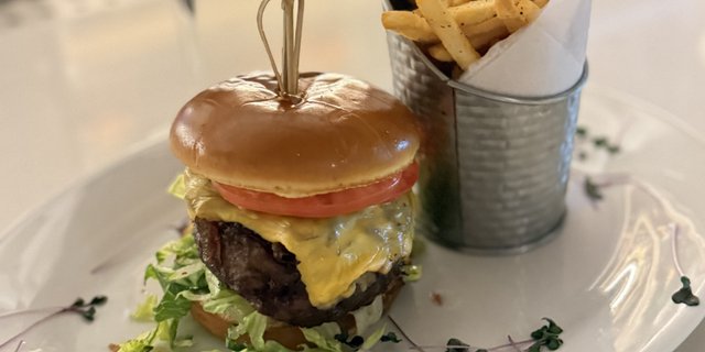 Kyria Special Burger