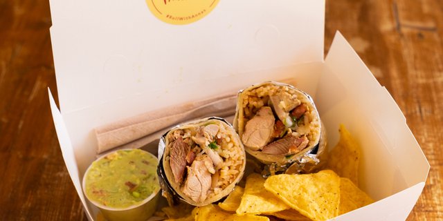 Burrito Bundle (Chips & Guacamole)