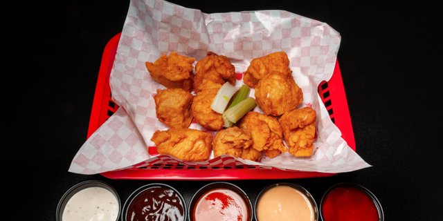 100 Boneless Wings