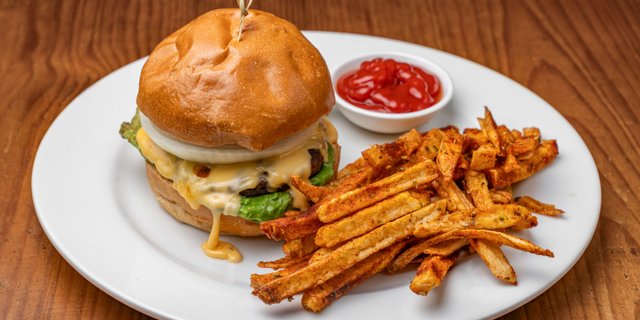 Burger, Fries & Soda