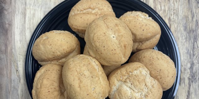 Gluten-Free & Vegan Dinner Rolls
