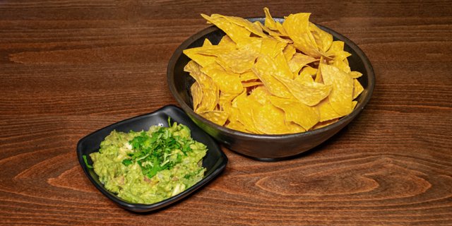 Chips & Guacamole