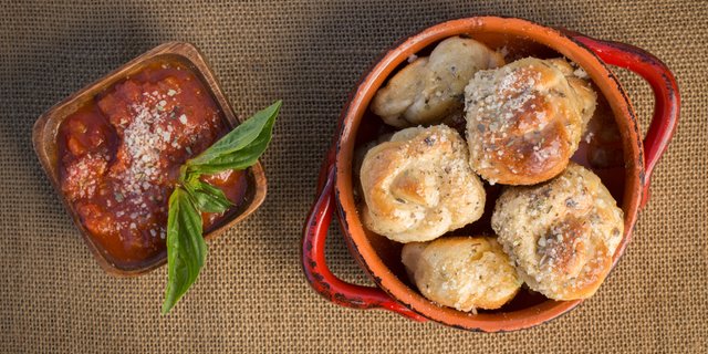 Garlic Knots