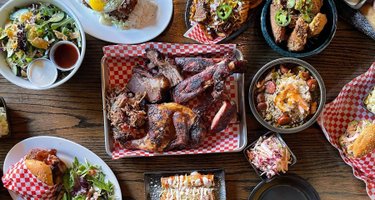 Hardwood Bar & Smokery