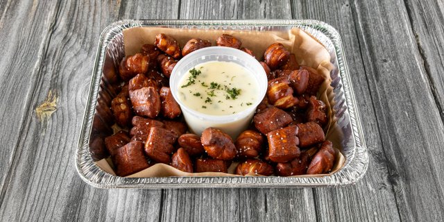 Pretzels & Queso