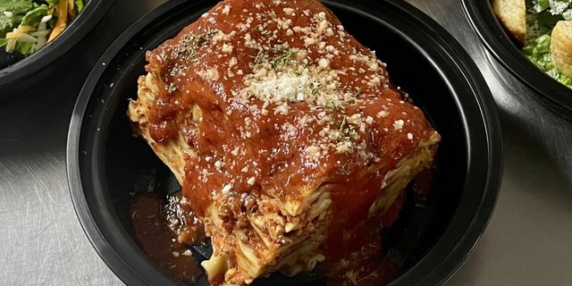 Pan - Lasagna w/ Homemade Tomato Sauce