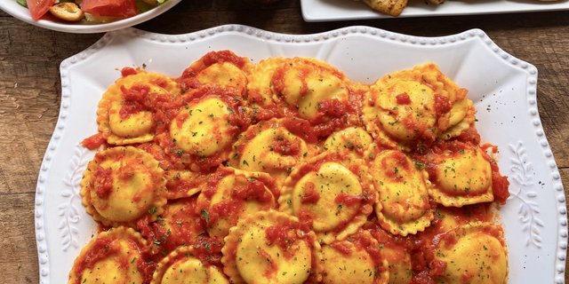 Four Cheese Ravioli Family Meal