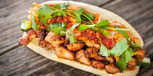 Spicy Chicken Bánh Mì