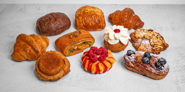 Croissants & Sweets Bundle