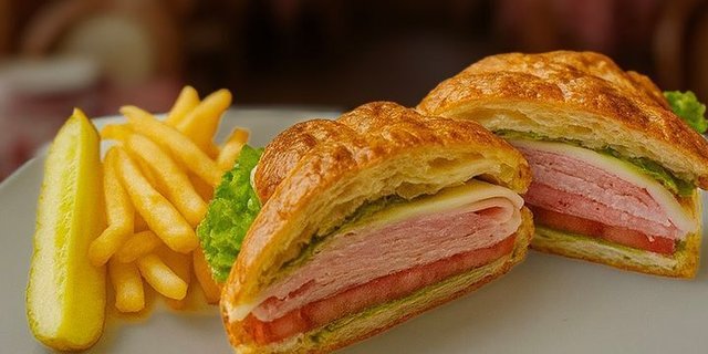 Ham & Cheese Croissant