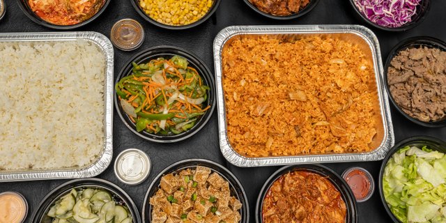 Build-Your-Own Salad Bowls (Buffet-Style)