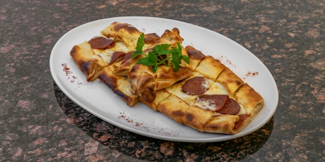 Sausage Pide
