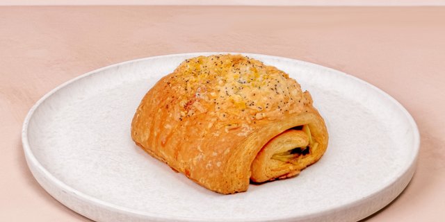 Vegan Spinach Feta Croissant