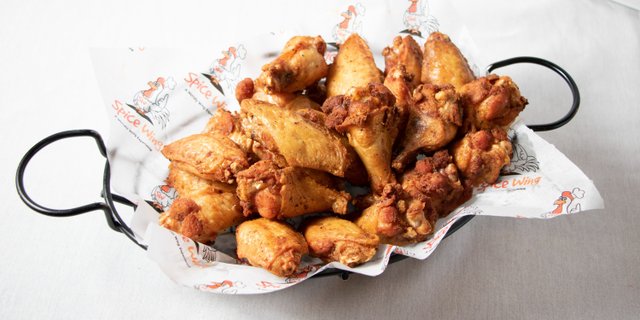800 Wings