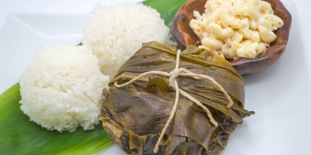 Lau Lau & Macaroni Salad Plate