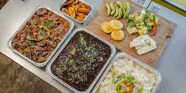 The Latin Roots Package