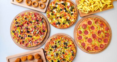 Mad Over Pizzas