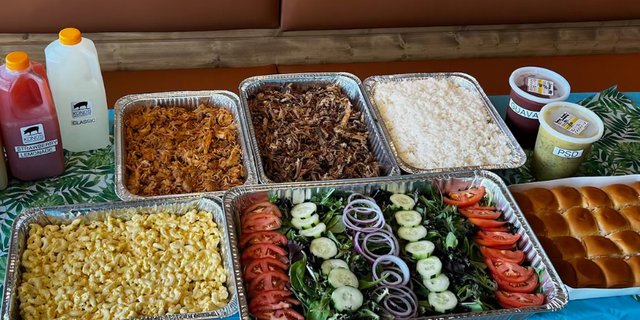 20-Person Luau Package