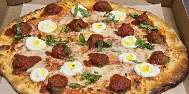 Gluten-Free Meatball & Ricotta Pizza