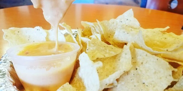 Chips & Queso