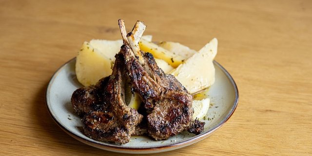 Lamb Lollipop Plate