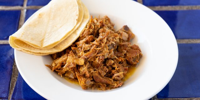 Pork Carnitas w/ Corn Tortillas