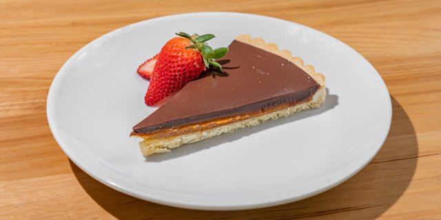 Ganache & Dulce De Leche Tart