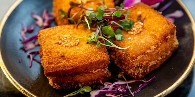 Crispy Shrimp Toast w/ Cheese