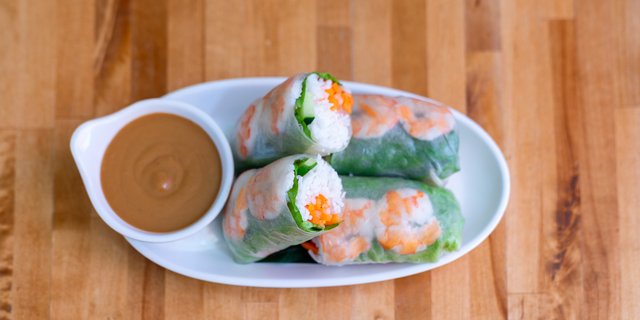 Fresh Summer Rolls w/ Shrimp