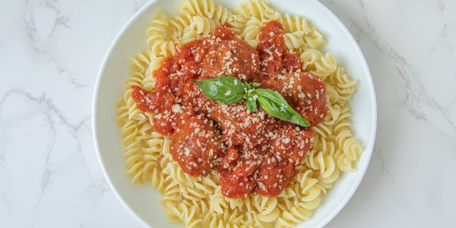 Meatballs w/ Pasta