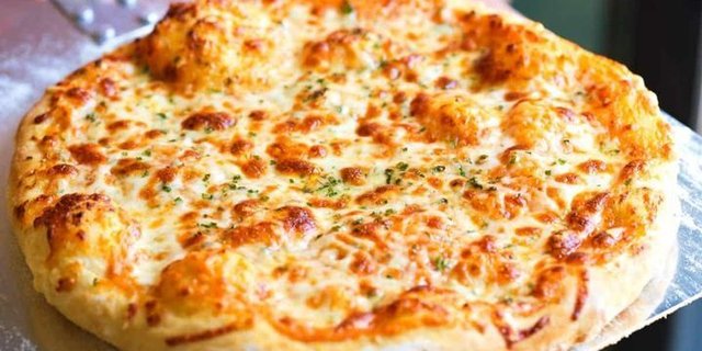 Cheese Pizza w/ Cauliflower Crust