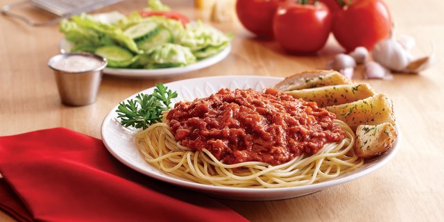 Spaghetti w/ Meat Sauce