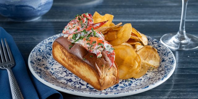 Maine-Style Lobster Roll