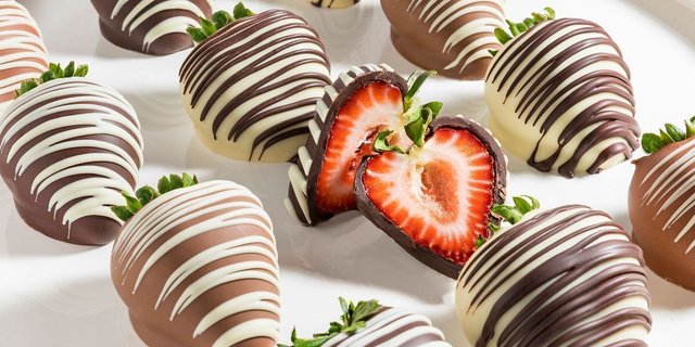 24-Pack Chocolate Covered Strawberries