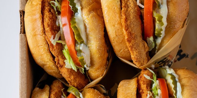 10 Crispy Chicken Sandwich Box