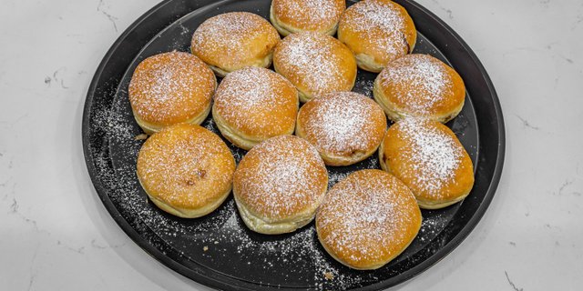 Cream Bomboloni