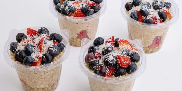 Berry Coconut Oatmeal
