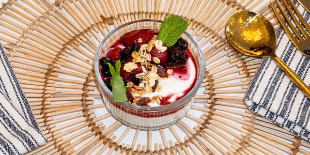 Yogurt & Housemade Granola