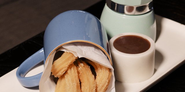 Churros Con Chocolate