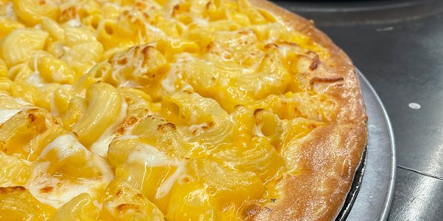 Mac & Cheese Pizza