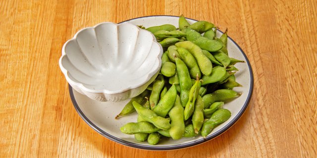 Edamame w/ Garlic Butter