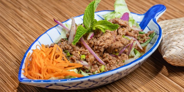 Thai Mint Salad w/ Ground Chicken