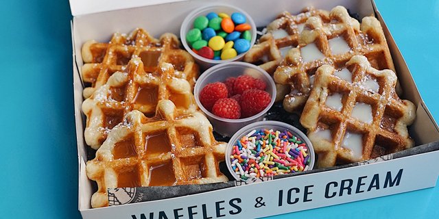 Party Mini OG Liege Waffle Box for 30