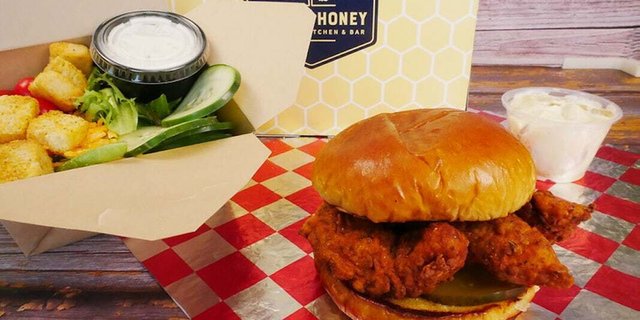 Classic Chicken Sandwich Lunch Box