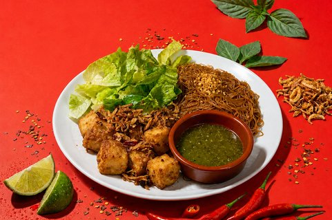 Bangkok Pepper Tofu w/ Herb-Infused Noodle