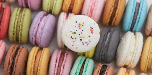 Six Macarons