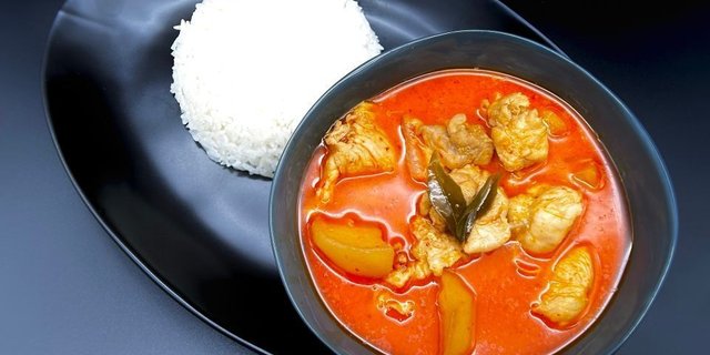 Chicken Curry W/ Rice