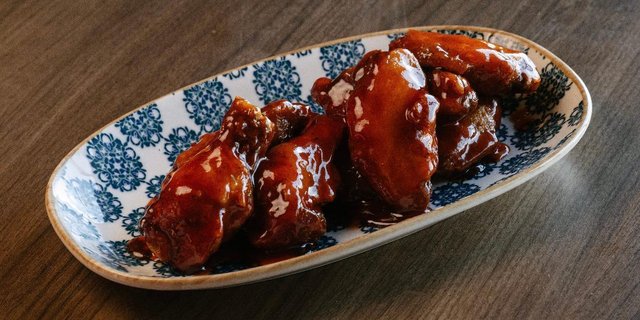 The Cage Chicken Wings Tray
