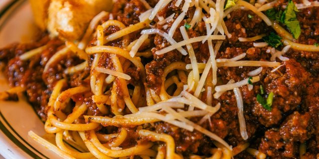 Spaghetti w/ Meat Sauce